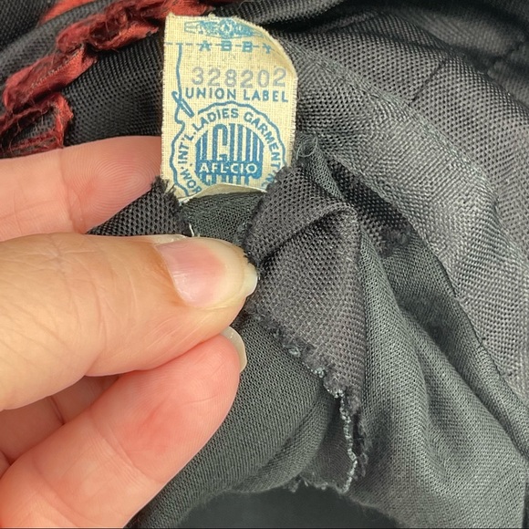 Vintage 1950's Black Sheath Dress with Embroidered Floral Hem - Picture 14 of 16